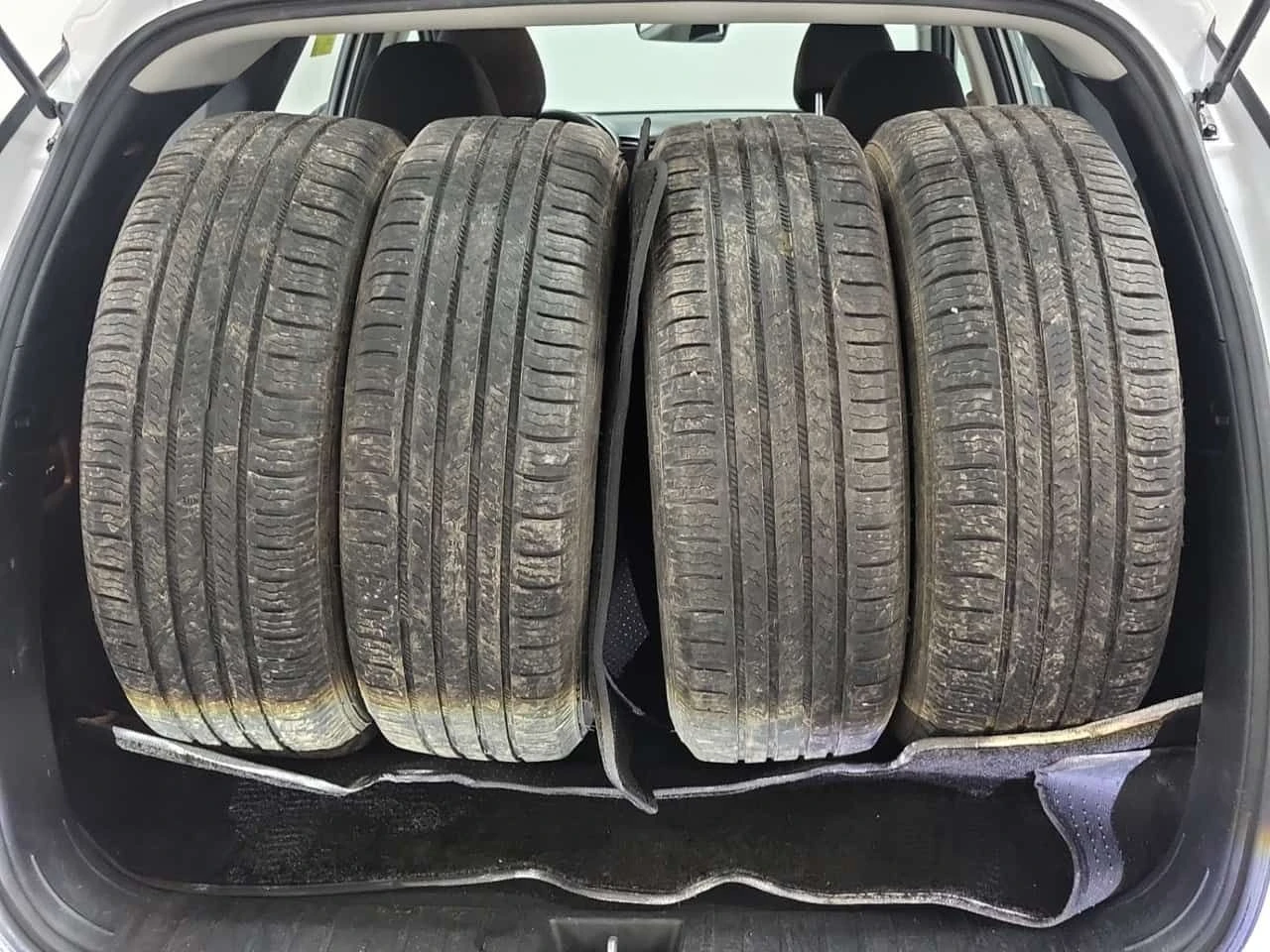 Hyundai Tucson * ESSENTIAL * CARFAX * ЦЕНА ДО БГ, снимка 14 - Автомобили и джипове - 54044466