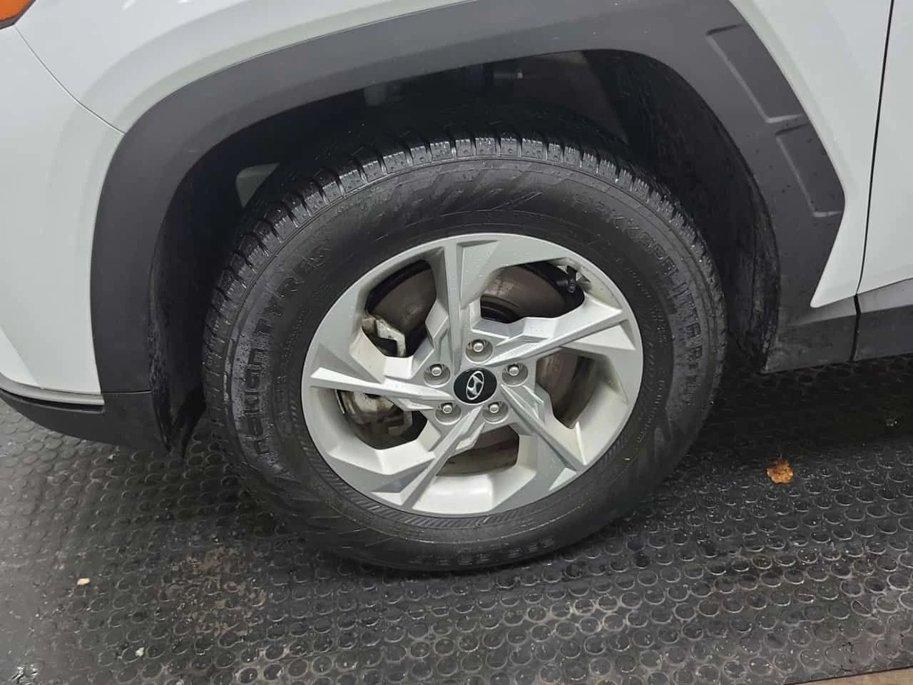 Hyundai Tucson * ESSENTIAL * CARFAX * ЦЕНА ДО БГ, снимка 13 - Автомобили и джипове - 54044466