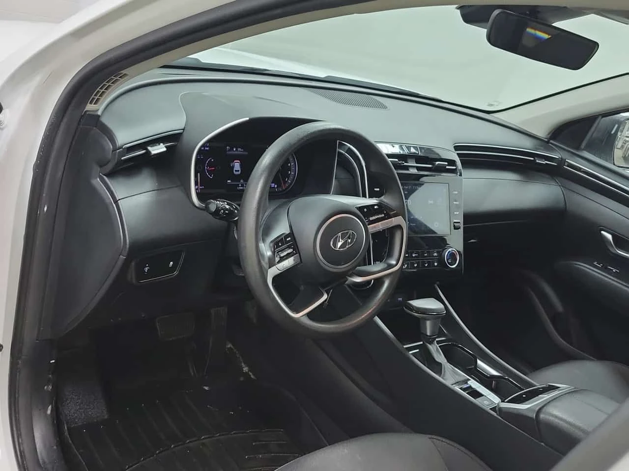 Hyundai Tucson * ESSENTIAL * CARFAX * ЦЕНА ДО БГ, снимка 7 - Автомобили и джипове - 54044466