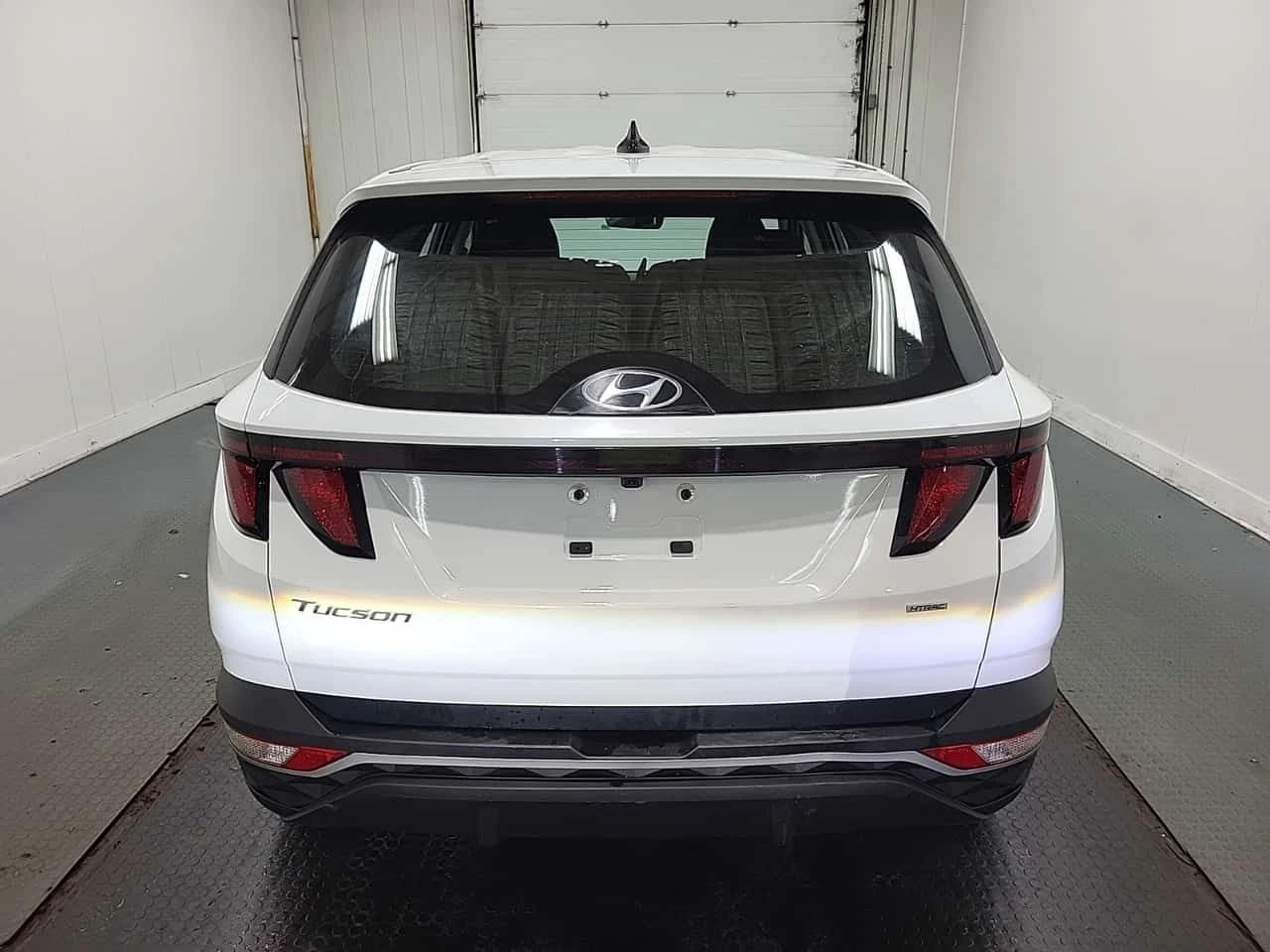 Hyundai Tucson * ESSENTIAL * CARFAX * ЦЕНА ДО БГ, снимка 5 - Автомобили и джипове - 54044466