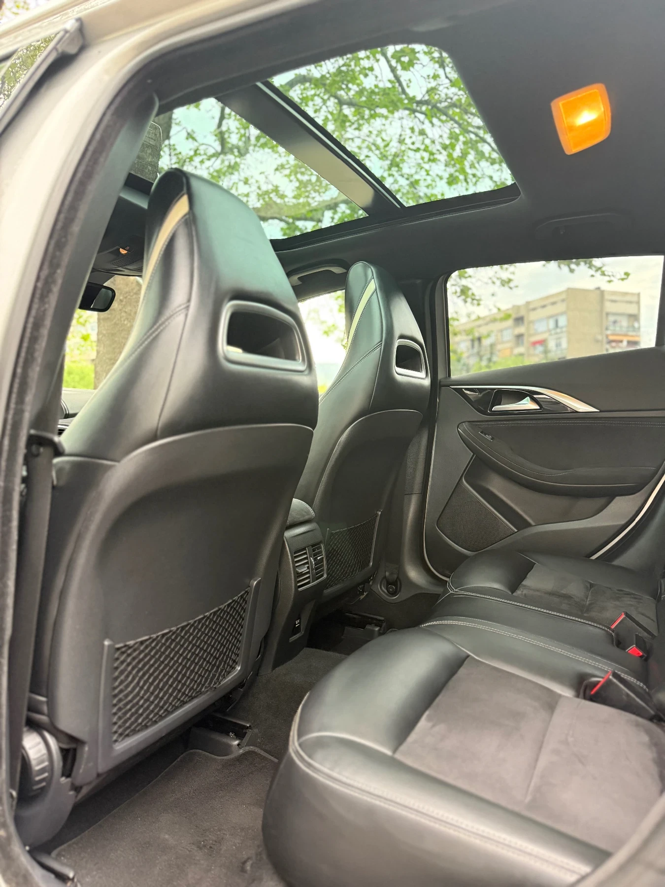Infiniti Q30 Q30S\Bose\Alcantara\Panorama\Podgrev, снимка 12 - Автомобили и джипове - 54416462