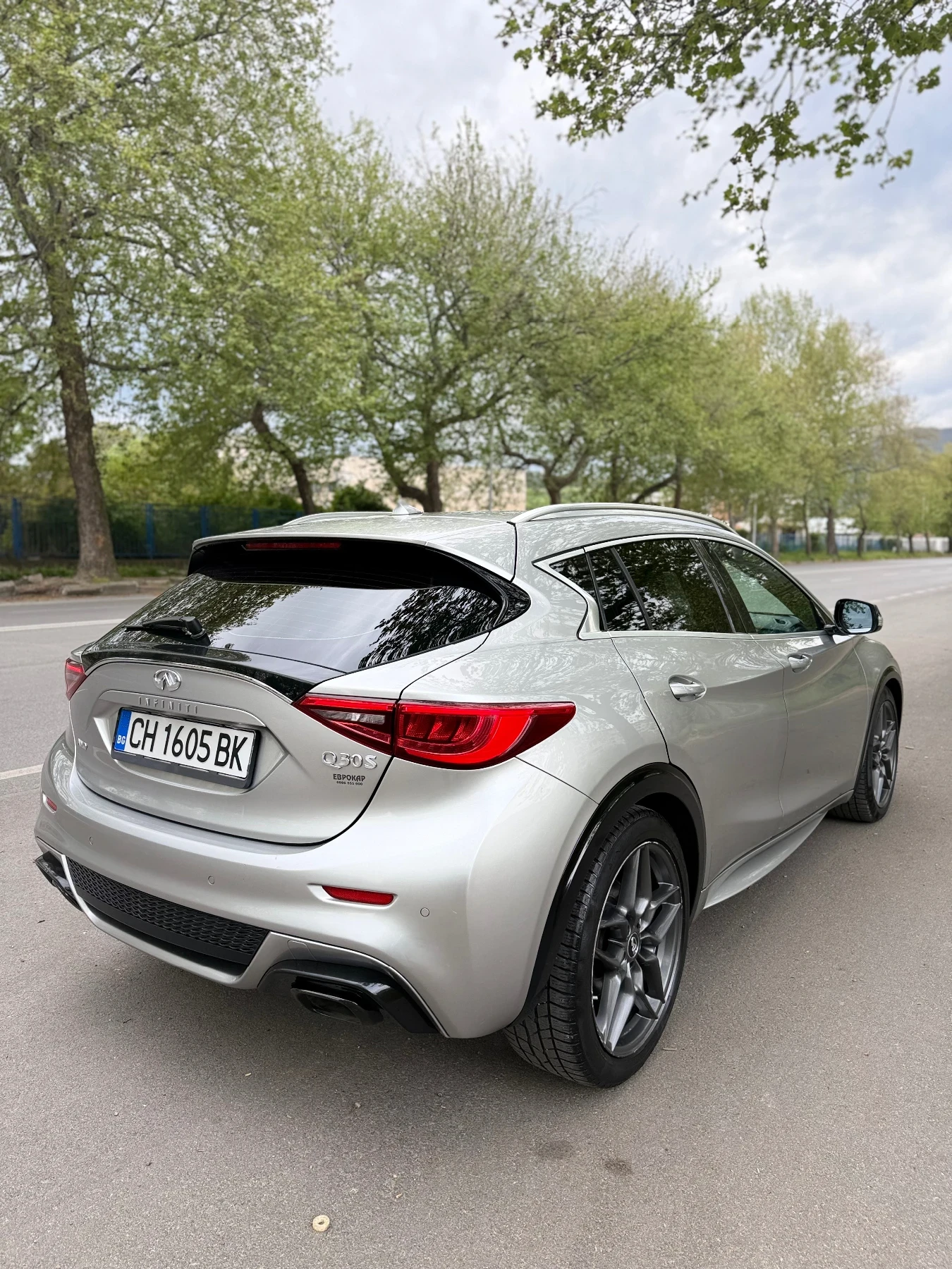 Infiniti Q30 Q30S\Bose\Alcantara\Panorama\Podgrev, снимка 4 - Автомобили и джипове - 54416462