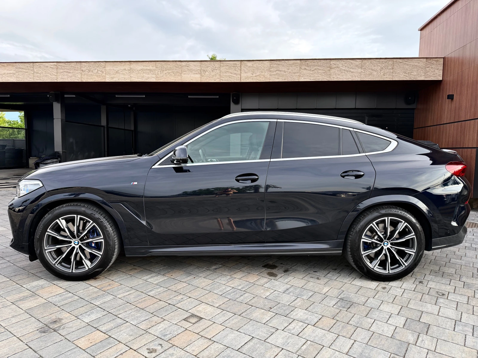 BMW X6 30d M-pack * LASER* AIR* OBDUH* DISTR* KeyLess* Ca, снимка 7 - Автомобили и джипове - 54887825