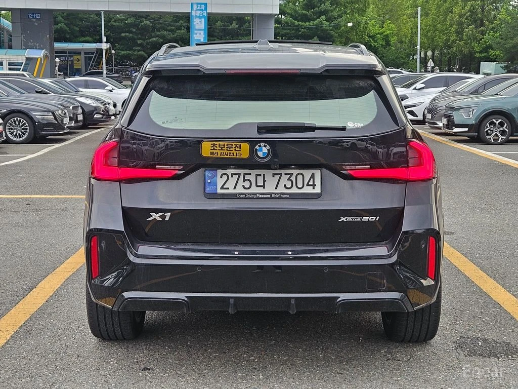 BMW X1 20i* M* SPORT* HARMON* KARDON* 360КАМЕРА* LANE* AS, снимка 6 - Автомобили и джипове - 55243302