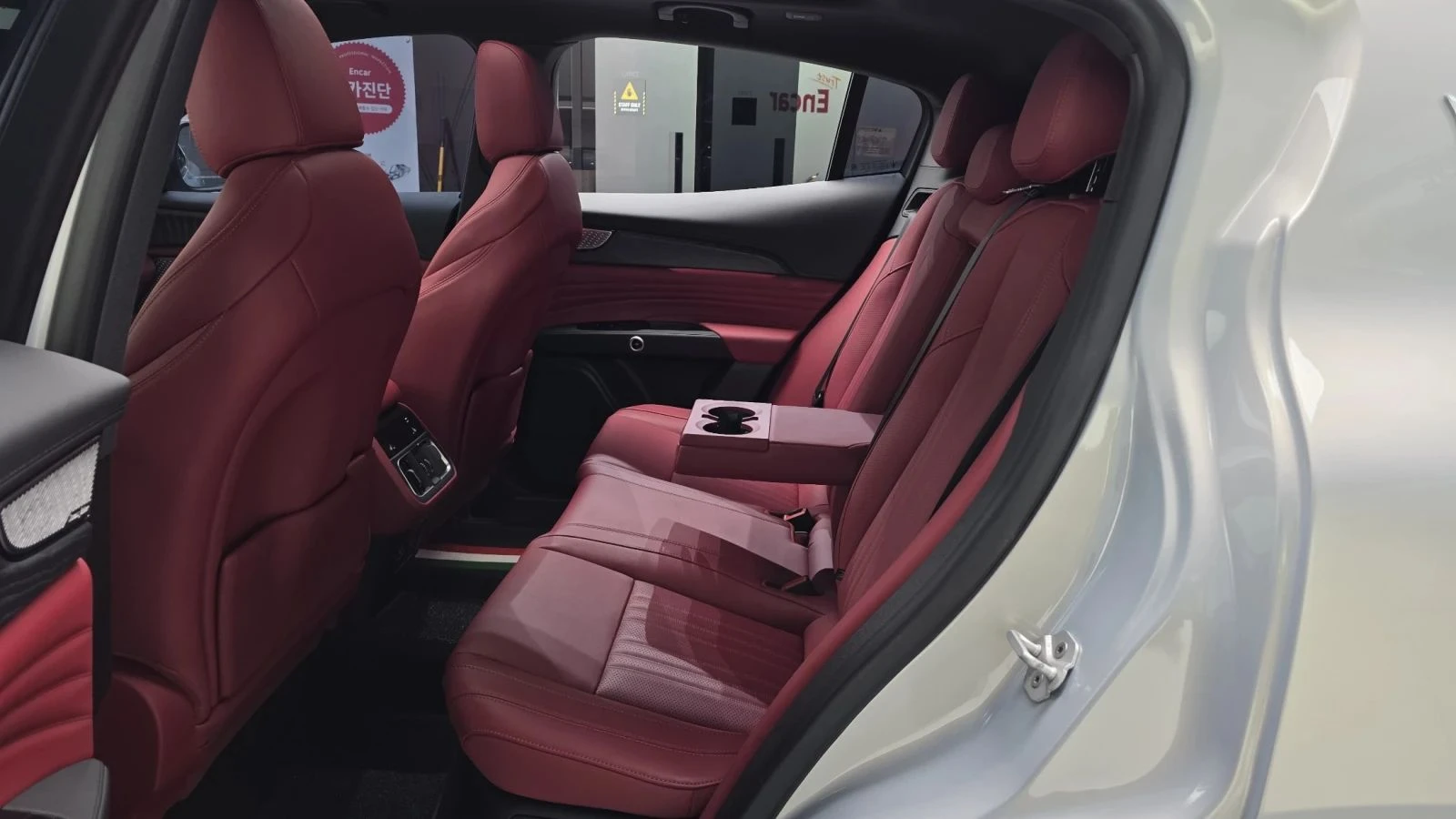Maserati Grecale, снимка 12 - Автомобили и джипове - 56687945