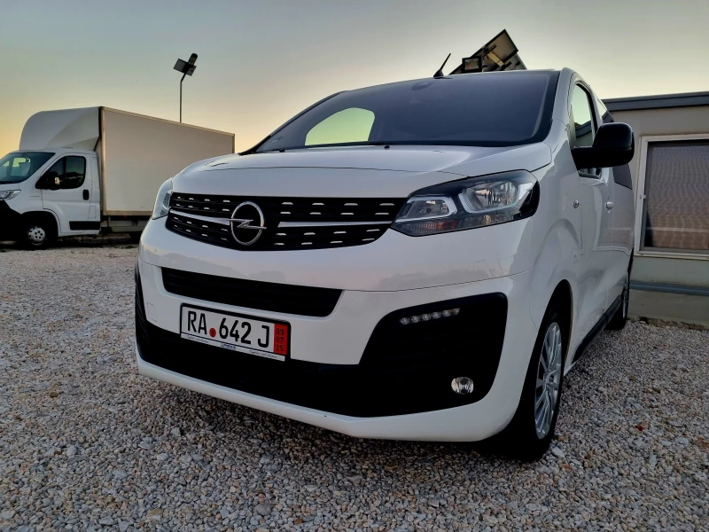 Opel Vivaro Zafira Lifee 7+ 1\ 2.0 D 150ks. Evro 6, снимка 2 - Бусове и автобуси - 51798880