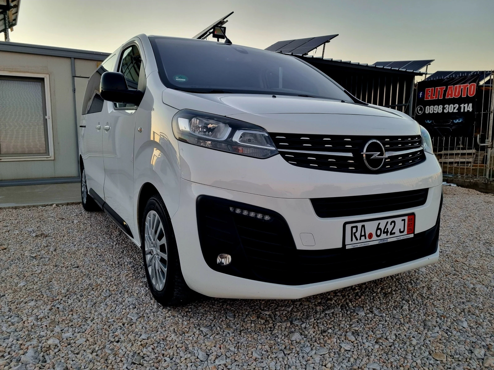 Opel Vivaro Zafira Lifee 7+ 1\ 2.0 D 150ks. Evro 6 - изображение 5