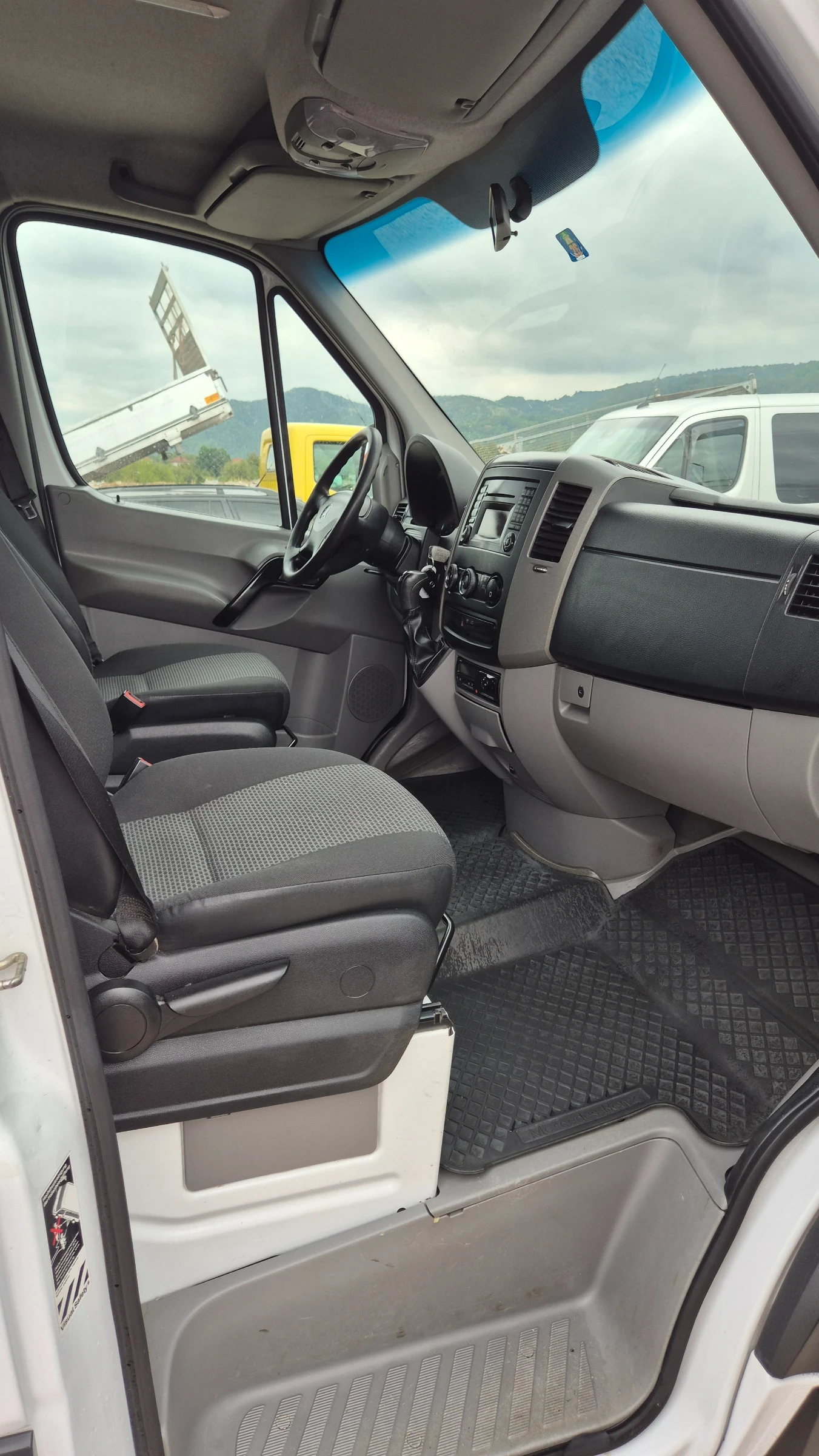 Mercedes-Benz Sprinter 516 * 4X4* КЛИМАТИК* 3.5тона* ШВЕЙЦАРИЯ* , снимка 10 - Бусове и автобуси - 55734890