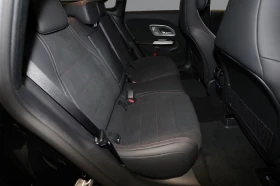 Mercedes-Benz CLA 220 4Matic = AMG Line = Premium Гаранция, снимка 10