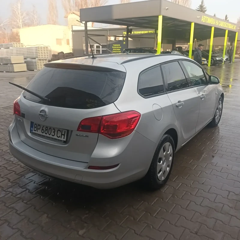 Opel Astra, снимка 4 - Автомобили и джипове - 48932347