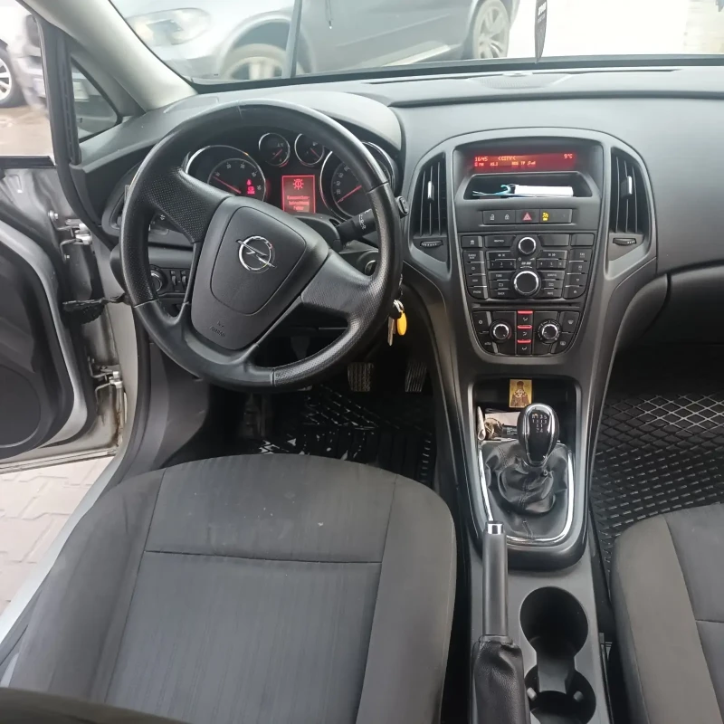 Opel Astra, снимка 7 - Автомобили и джипове - 48932347