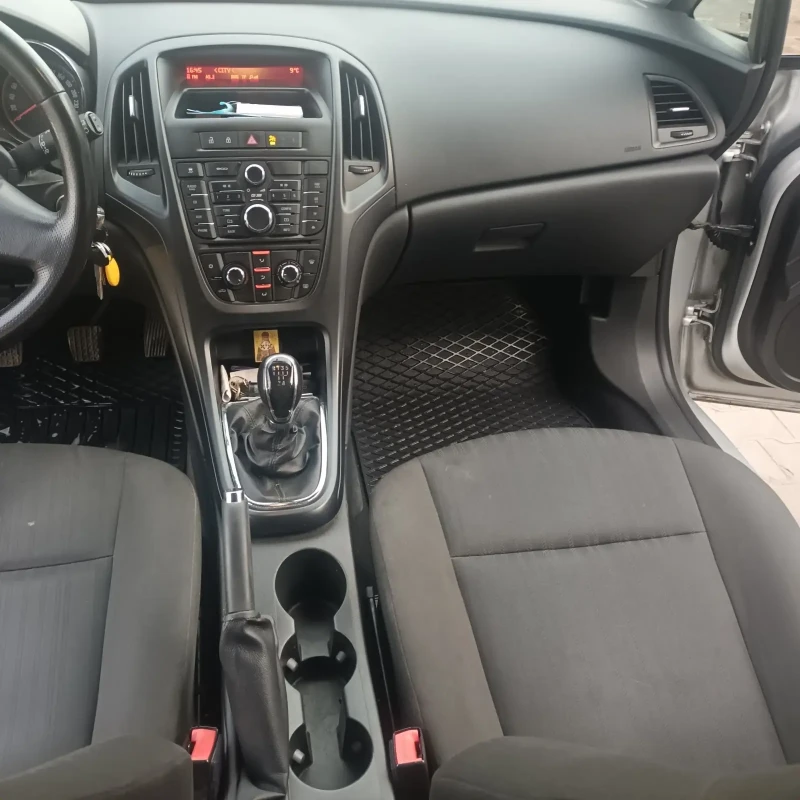 Opel Astra, снимка 8 - Автомобили и джипове - 48932347