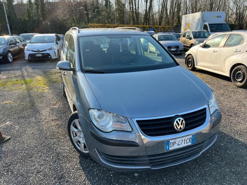 VW Touran 1.6. Д, снимка 7 - Автомобили и джипове - 49389572