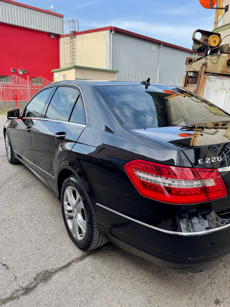 Mercedes-Benz E 220  Avangarde Обдухване, снимка 3 - Автомобили и джипове - 49560176