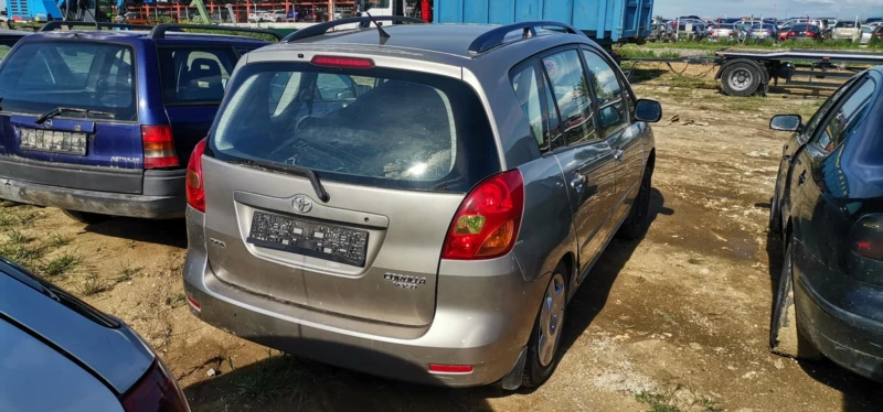 Toyota Corolla verso 2.0, снимка 4 - Автомобили и джипове - 50466886