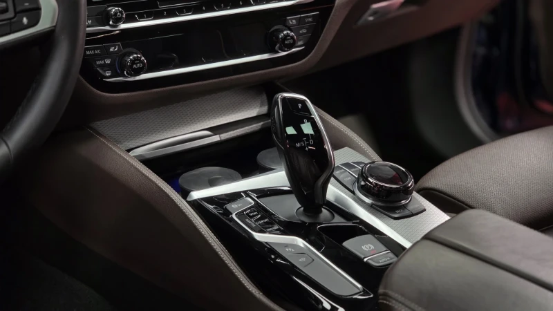 BMW 550 M550i* FULL* SPORTCat* INTAKE* CHARGE, снимка 15 - Автомобили и джипове - 50582095