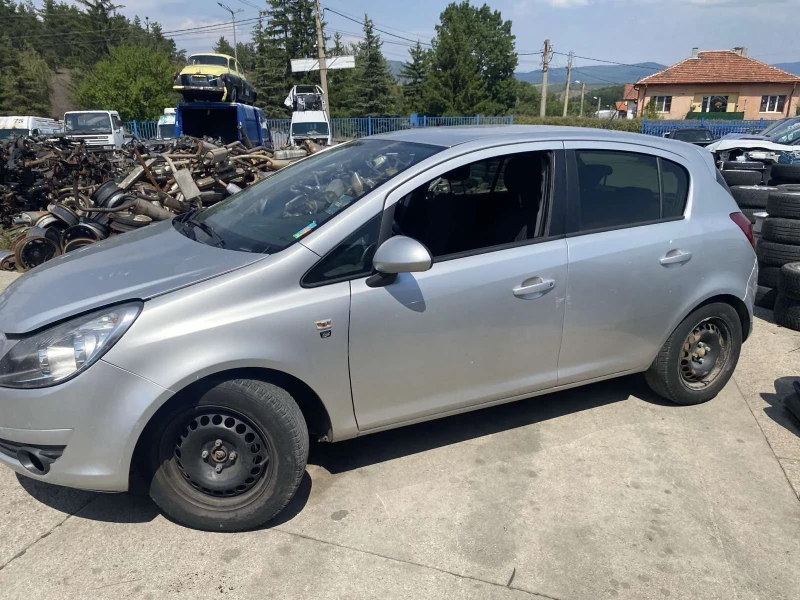 Opel Corsa 1.2, снимка 3 - Автомобили и джипове - 51181524
