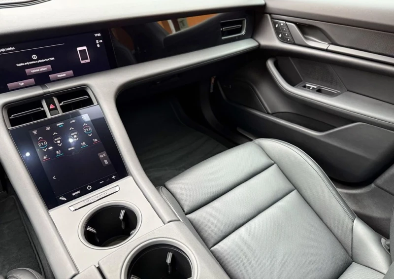Porsche Taycan 4S Cross Turismo, снимка 6 - Автомобили и джипове - 52212576