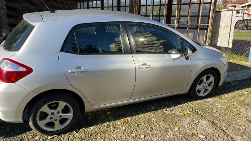 Toyota Auris, снимка 3 - Автомобили и джипове - 52413835