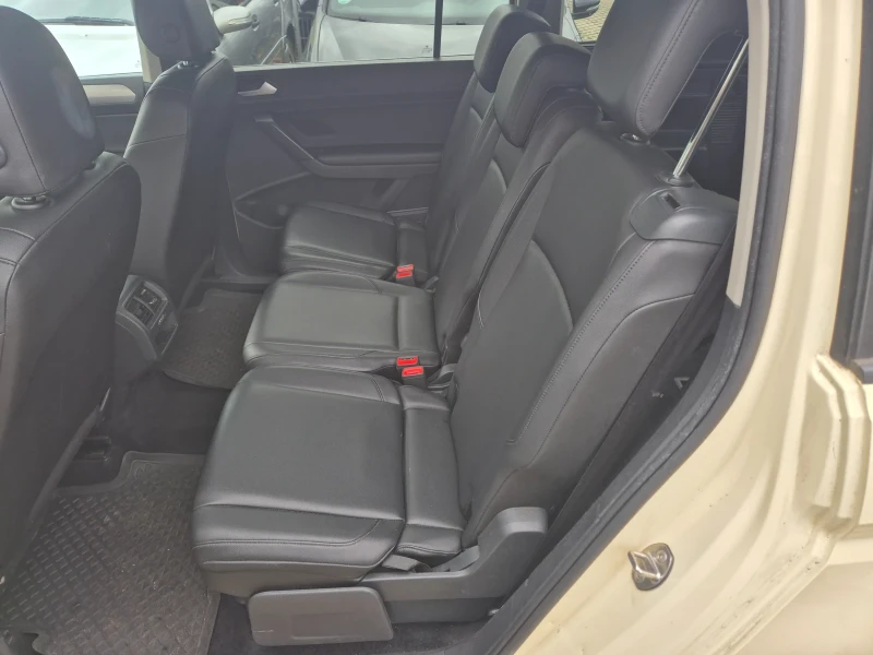 VW Touran 2.0, снимка 3 - Автомобили и джипове - 52672695