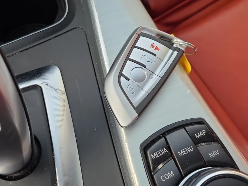 BMW 320 * 320I XDRIVE * CARFAX * БЕЗ ПЪРВОНАЧАЛНА ВНОСКА, снимка 8 - Автомобили и джипове - 52806768