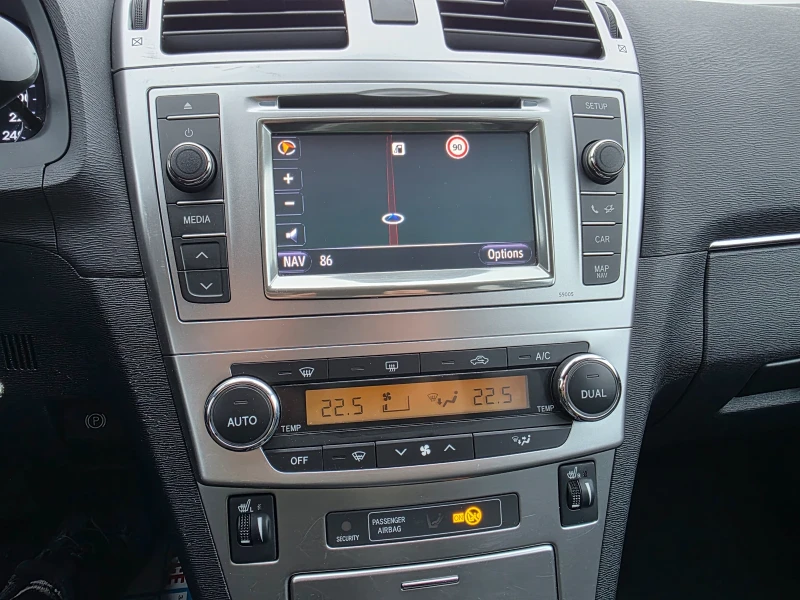 Toyota Avensis 2.0 D4D Навигация Камера Евро 5, снимка 13 - Автомобили и джипове - 53492378