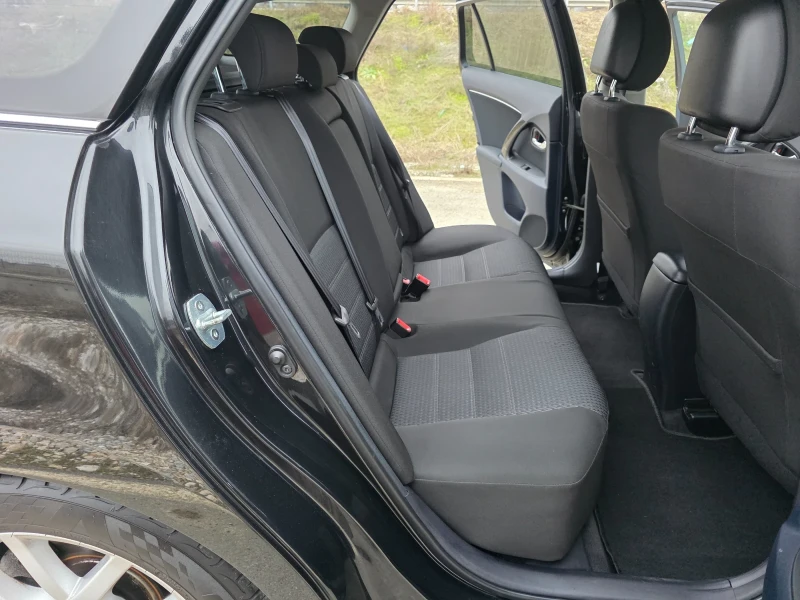 Toyota Avensis 2.0 D4D Навигация Камера Евро 5, снимка 10 - Автомобили и джипове - 53492378