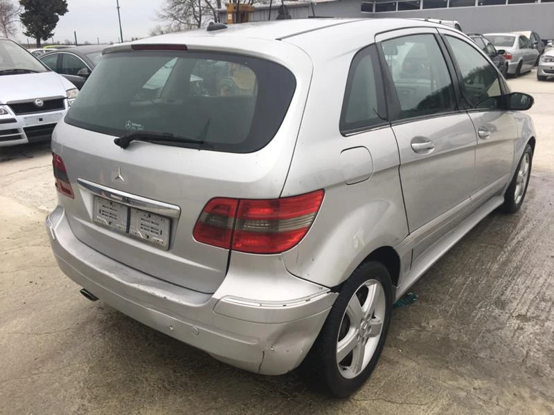 Mercedes-Benz B 200 CDI 2 броя, снимка 3 - Автомобили и джипове - 24728796