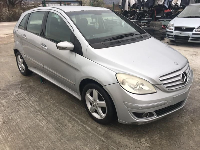 Mercedes-Benz B 200 CDI 2 броя, снимка 2 - Автомобили и джипове - 24728796