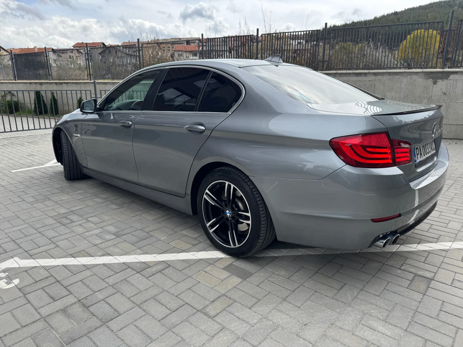 BMW 520 2.0D xDrive, 8ZF - изображение 6