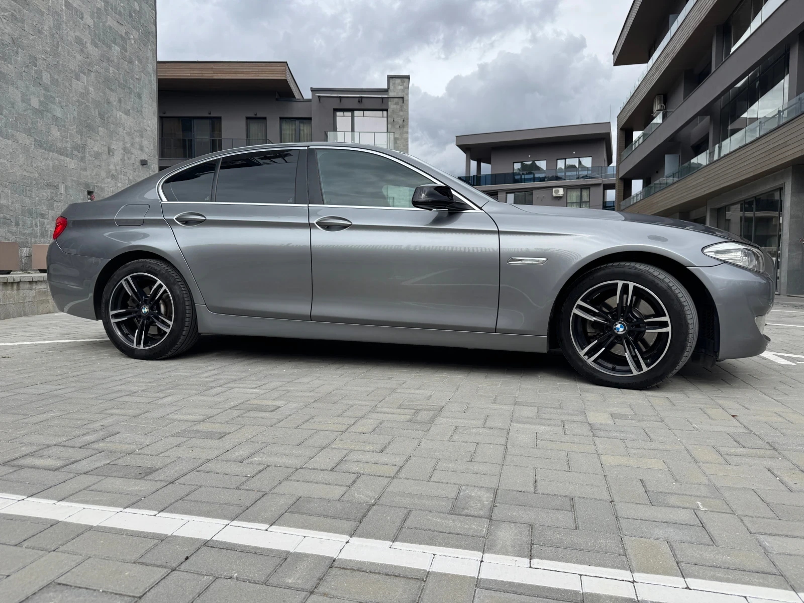 BMW 520 2.0D xDrive, 8ZF - изображение 4