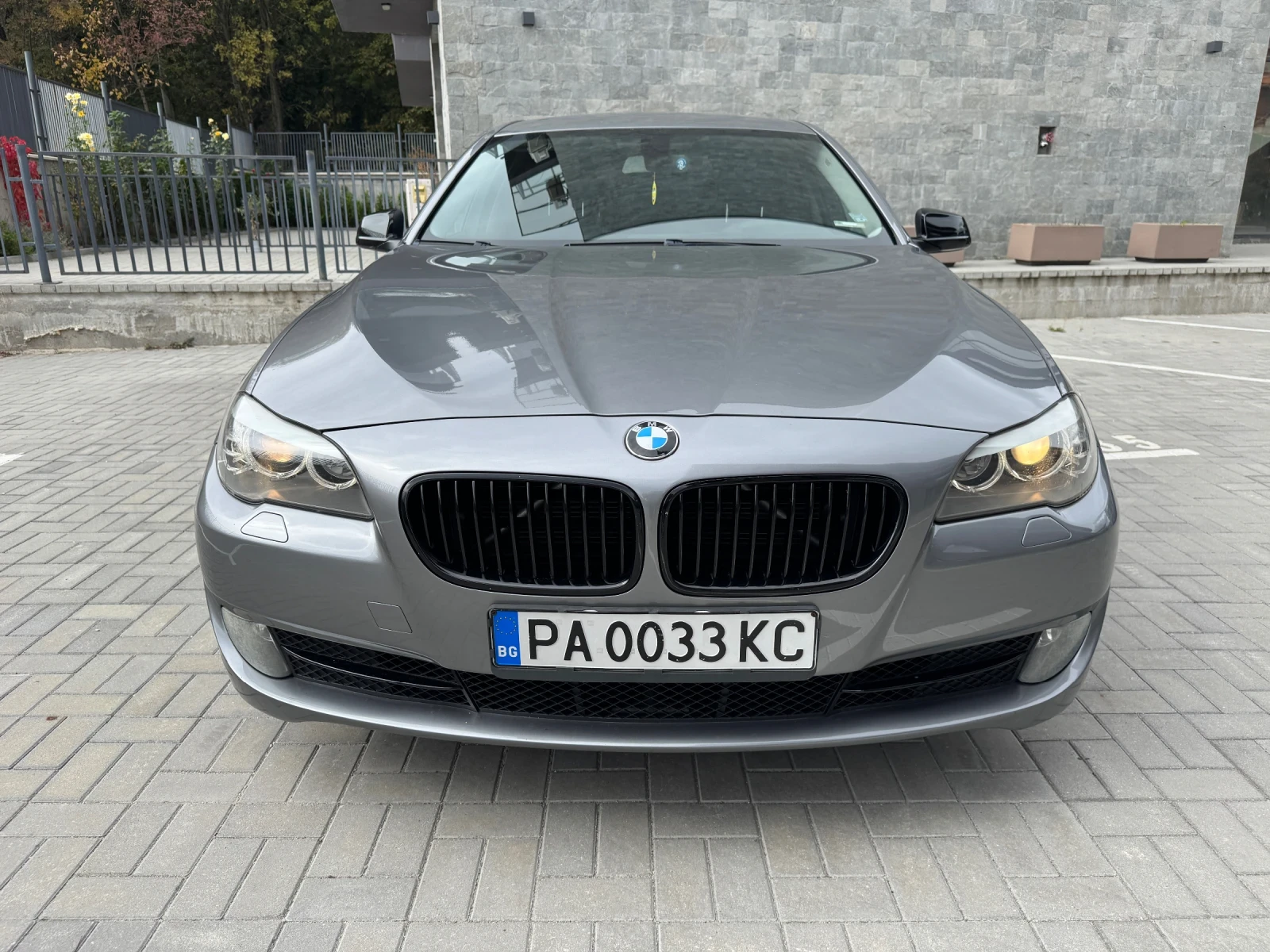 BMW 520 2.0D xDrive, 8ZF - изображение 2