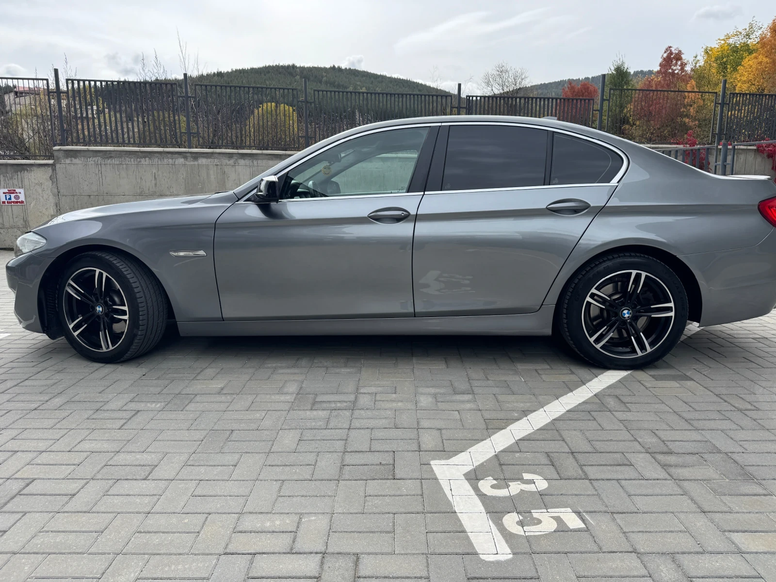 BMW 520 2.0D xDrive, 8ZF - изображение 7