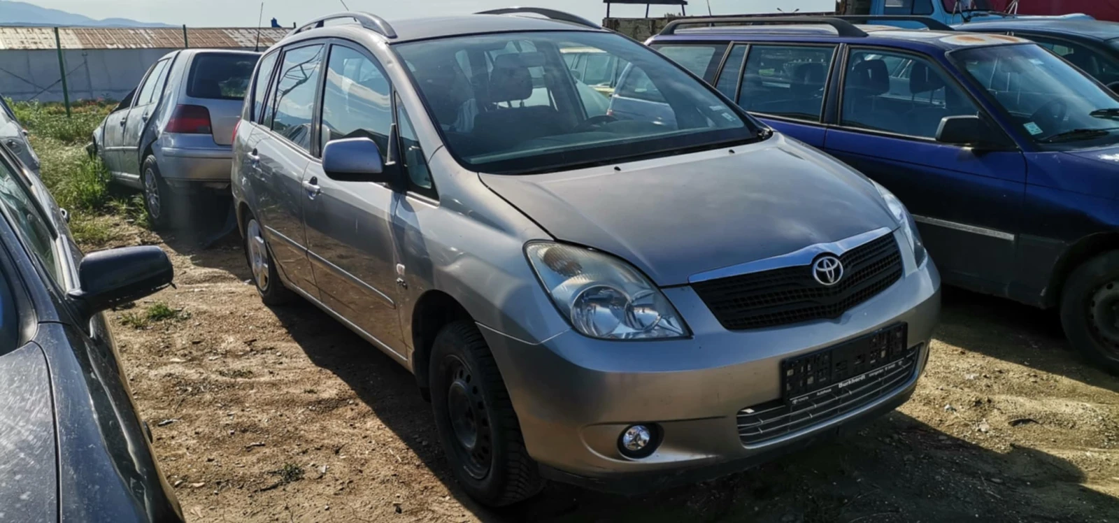 Toyota Corolla verso 2.0 - изображение 2