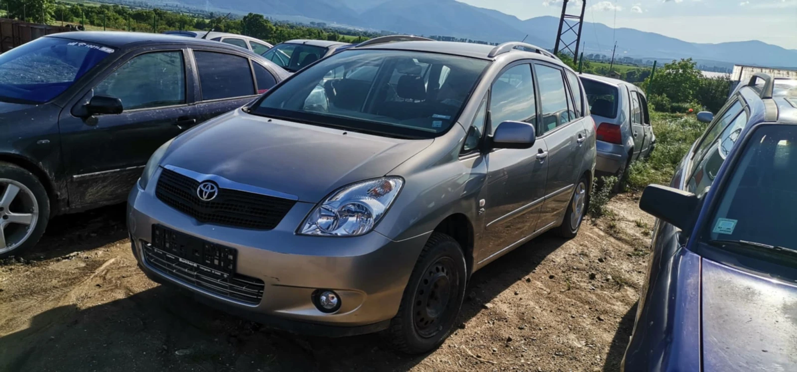 Toyota Corolla verso 2.0 - изображение 3