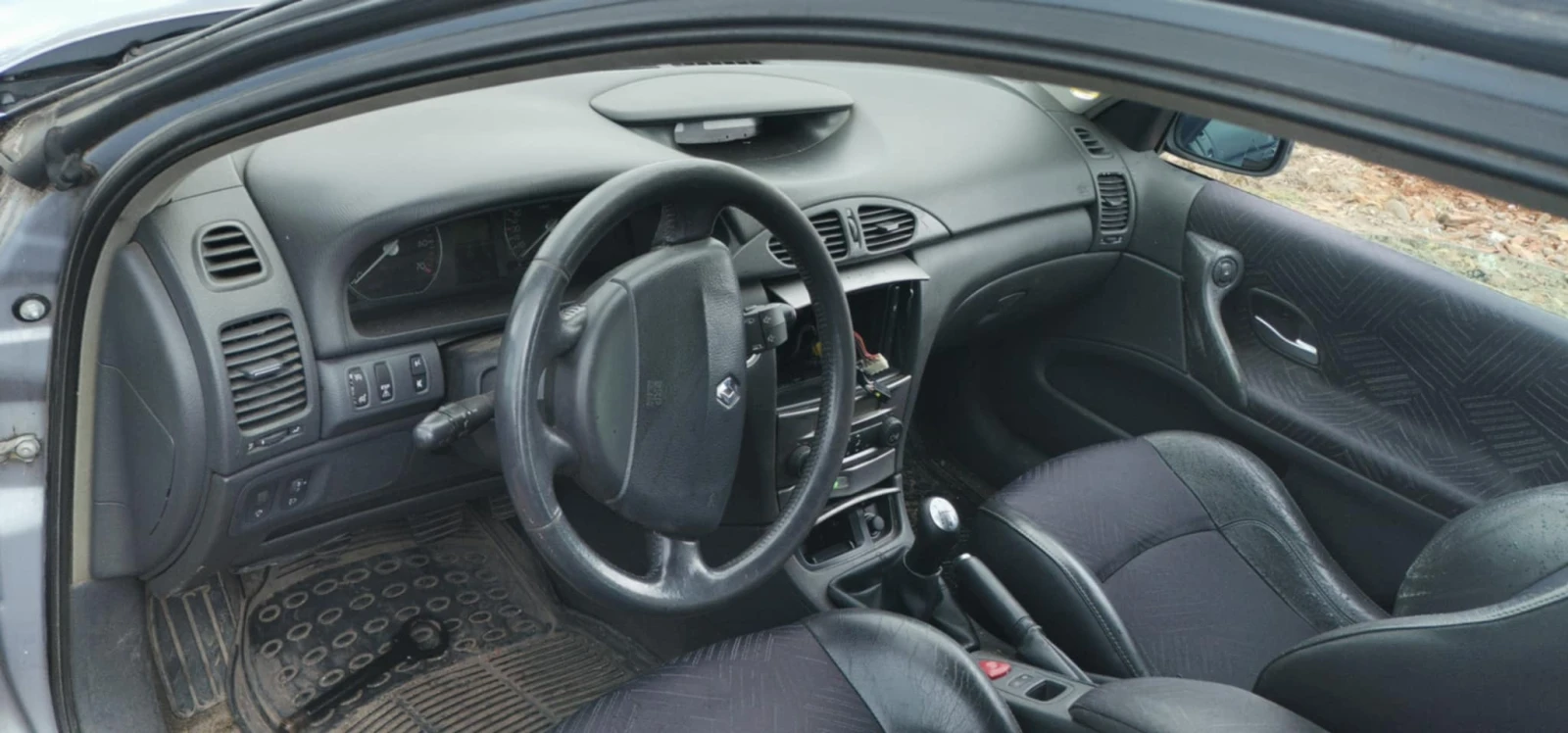 Renault Laguna 2.0 - изображение 6