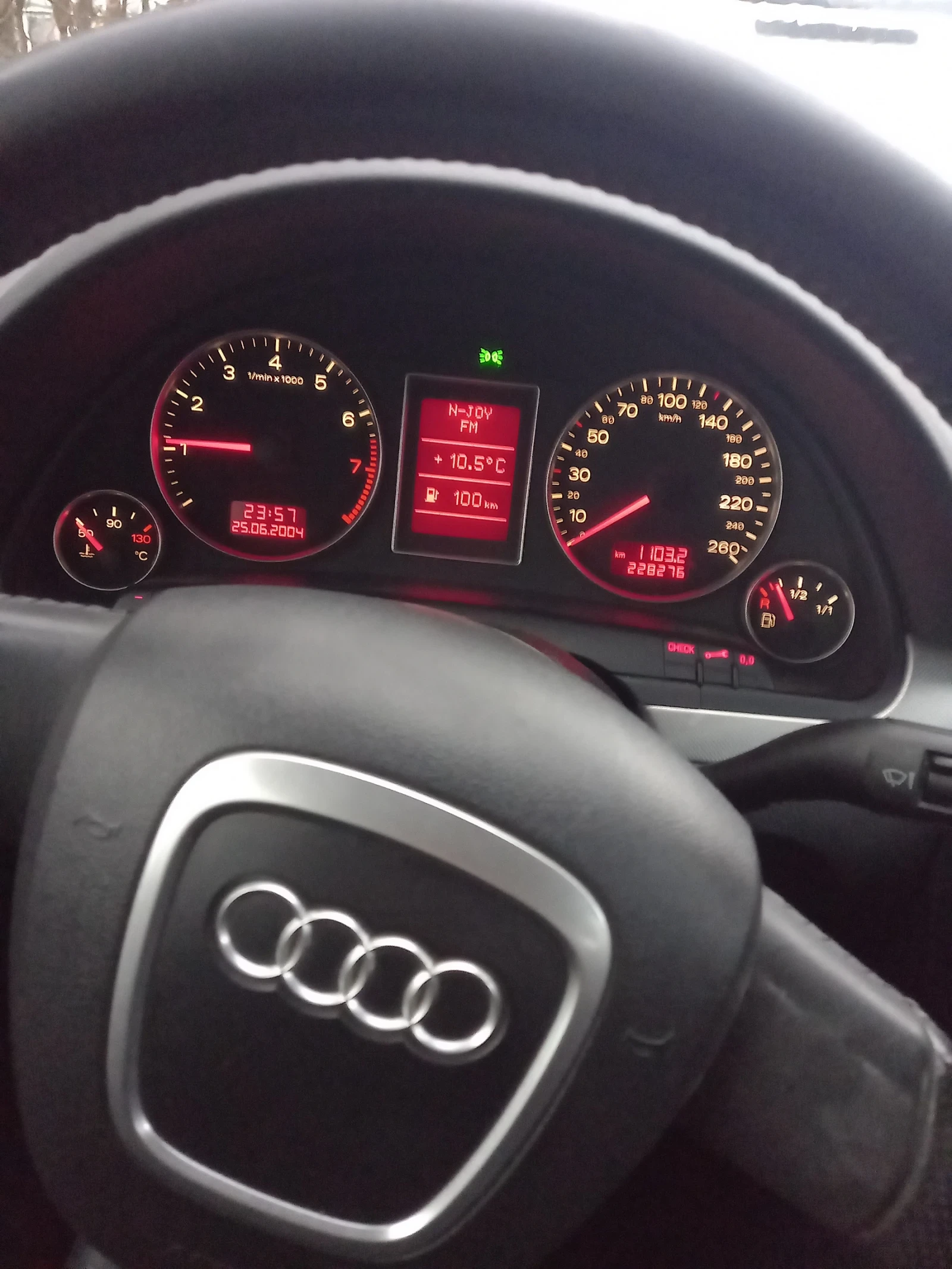 Audi A4 Audi a4 b7 1.8t quattro 6ск - изображение 9
