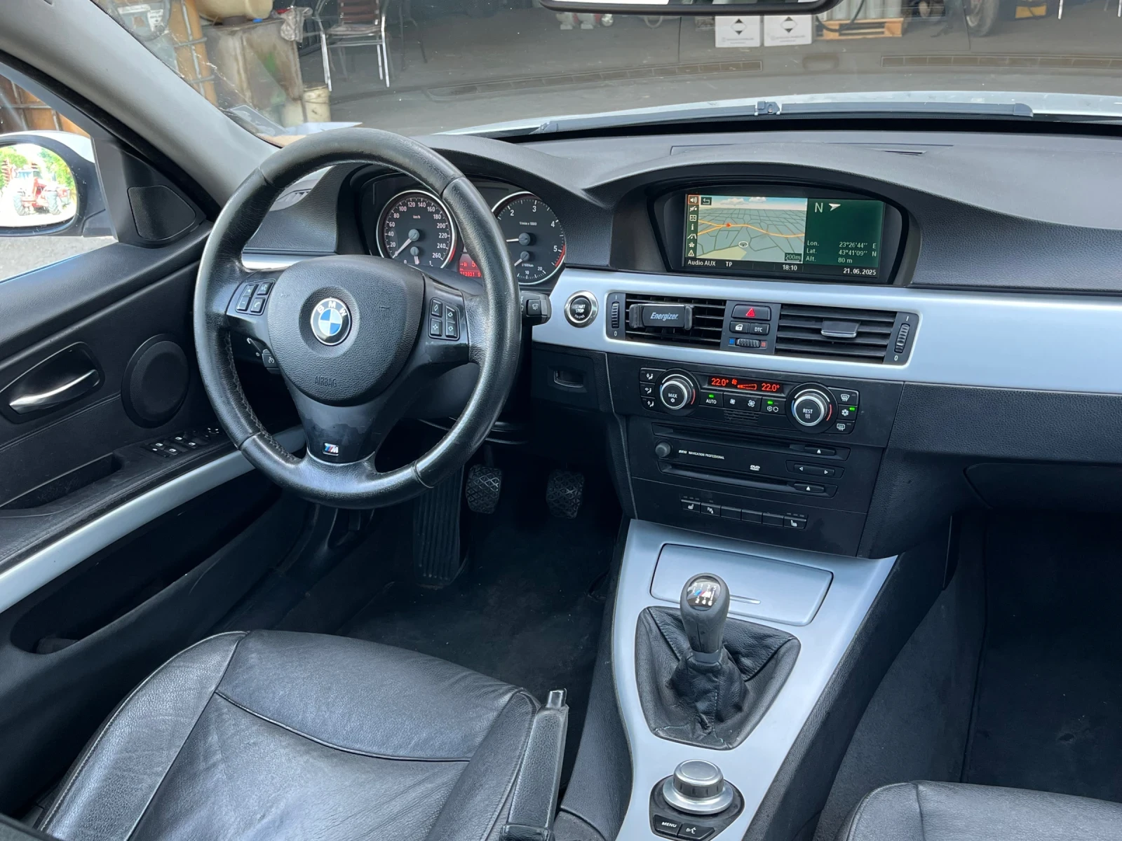 BMW 325 E90, 3.0D, KeylessGo, BiXenon, DVD, Шибидах - изображение 4