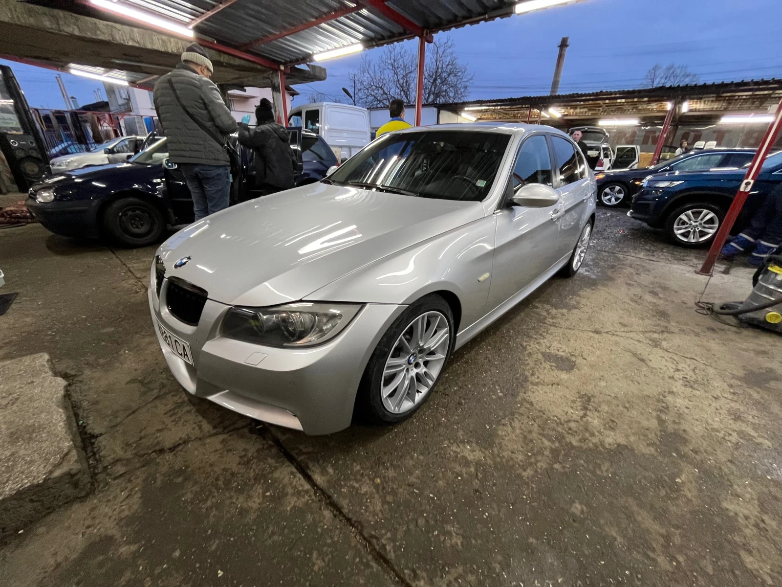BMW 325 E90, 3.0D, KeylessGo, BiXenon, DVD, Шибидах - изображение 8