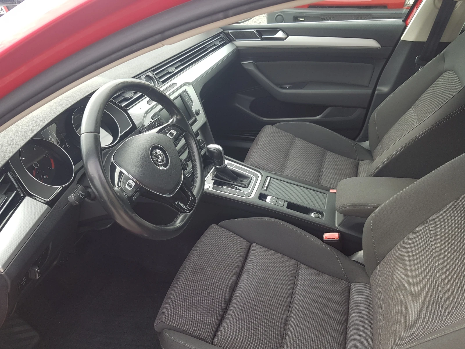 VW Passat 1.6ТДИ - изображение 8