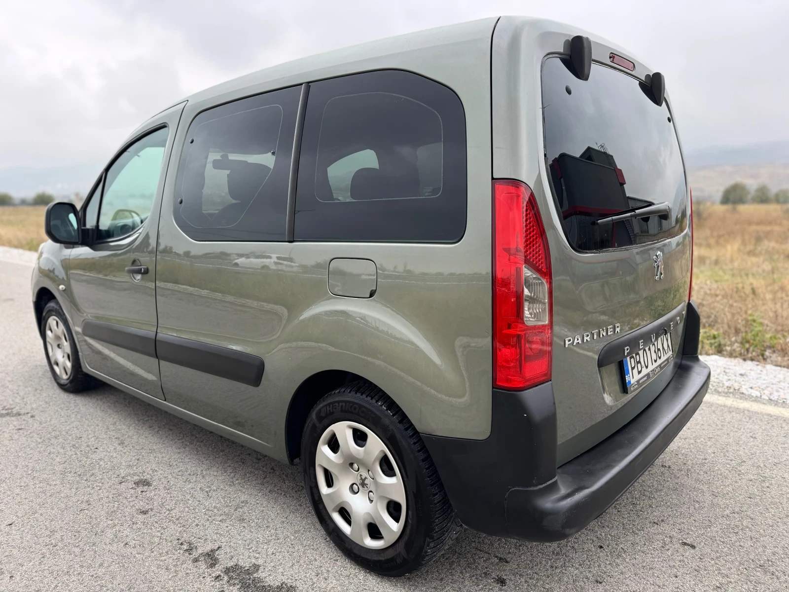 Peugeot Partner 1.6 HDI 90к.с TEPPE / КЛИМАТИК / НАПЪЛНО ОБСЛУЖЕНА - изображение 5