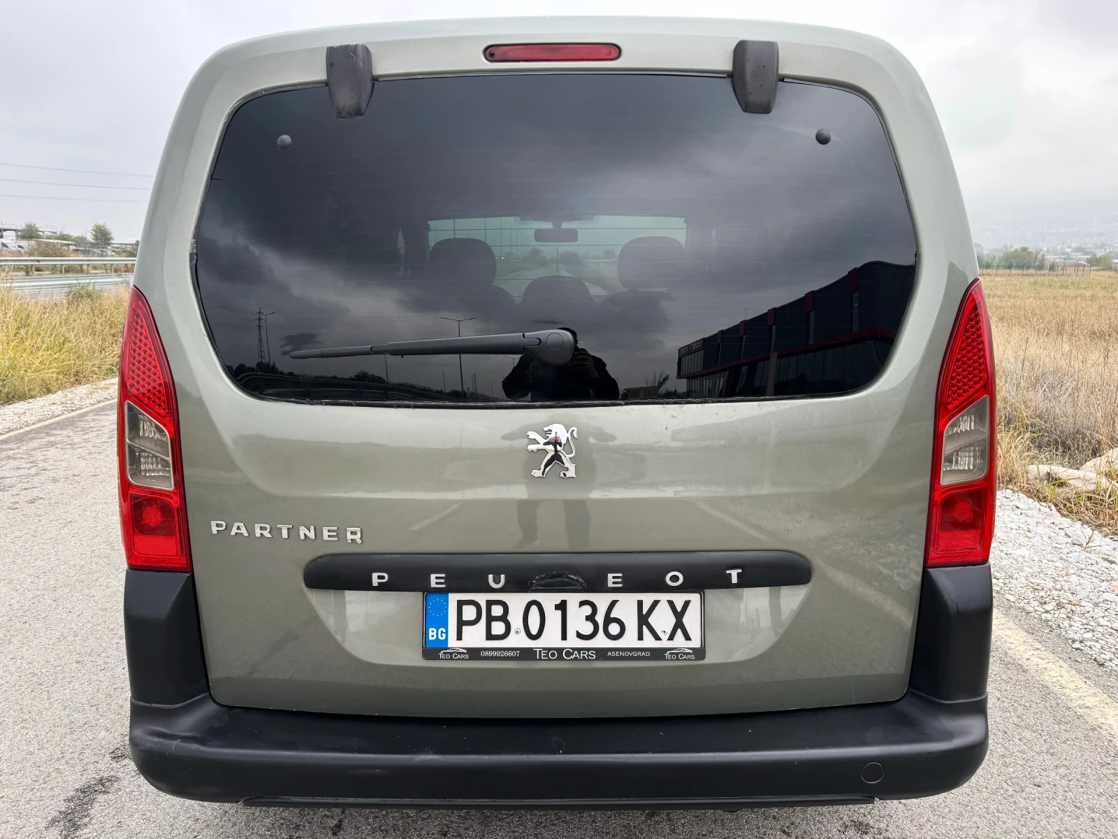 Peugeot Partner 1.6 HDI 90к.с TEPPE / КЛИМАТИК / НАПЪЛНО ОБСЛУЖЕНА - изображение 6