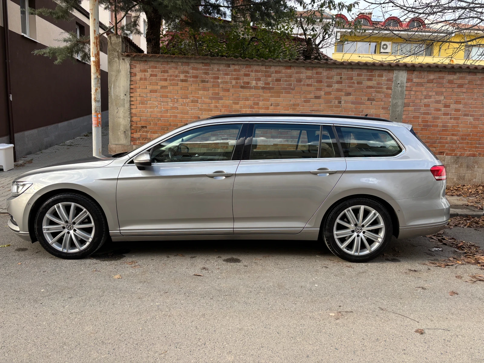 VW Passat 2.0 TDI Distronic/Park Assist/Massage - изображение 2
