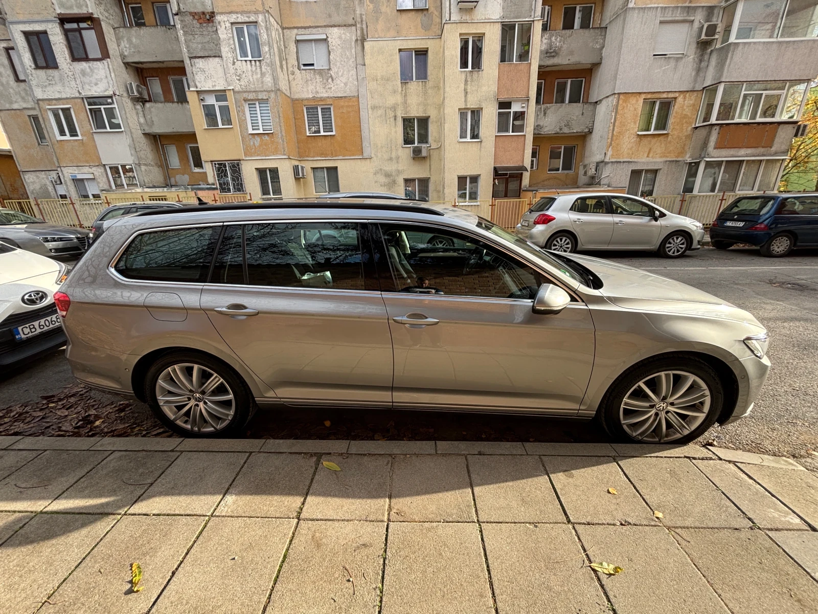 VW Passat 2.0 TDI Distronic/Park Assist/Massage - изображение 6