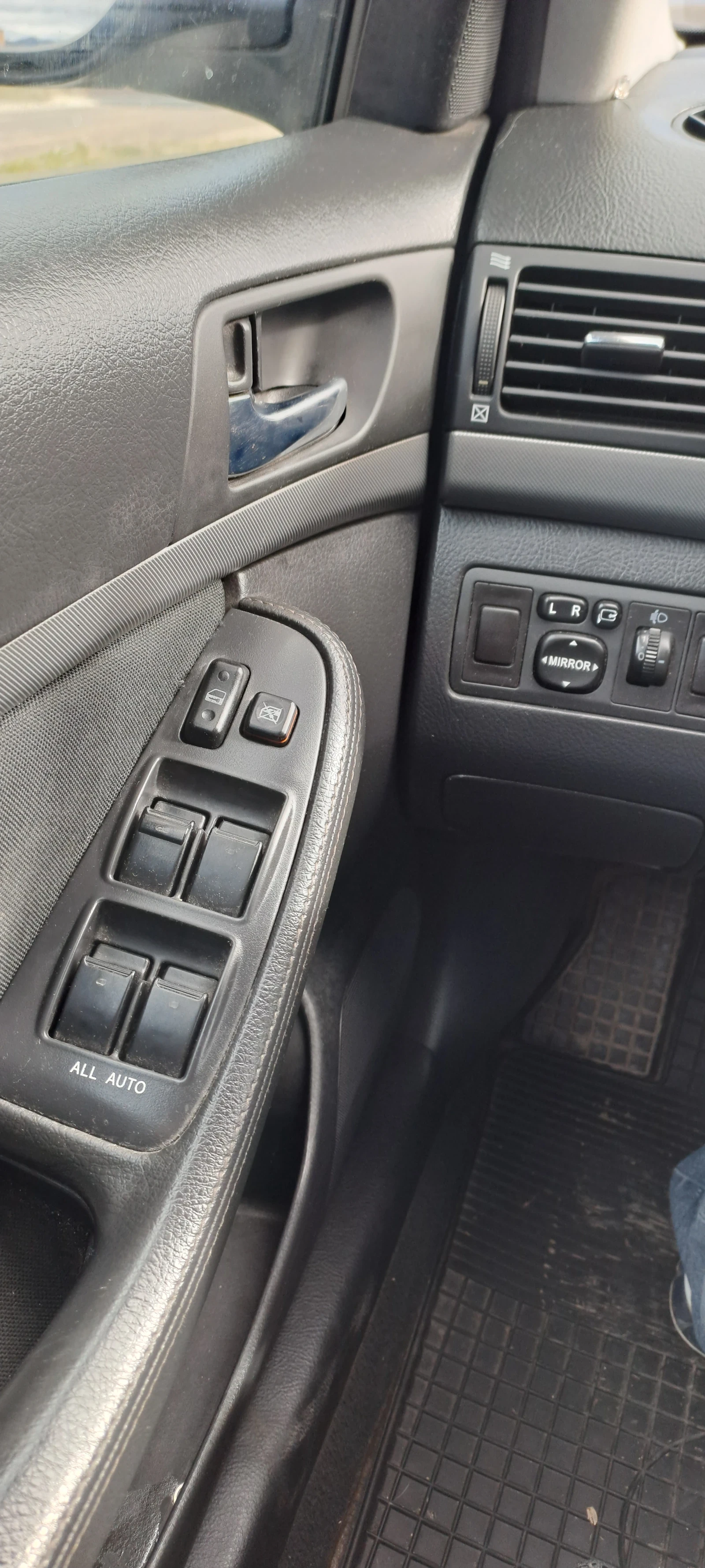 Toyota Avensis | Mobile.bg � ����������� 10