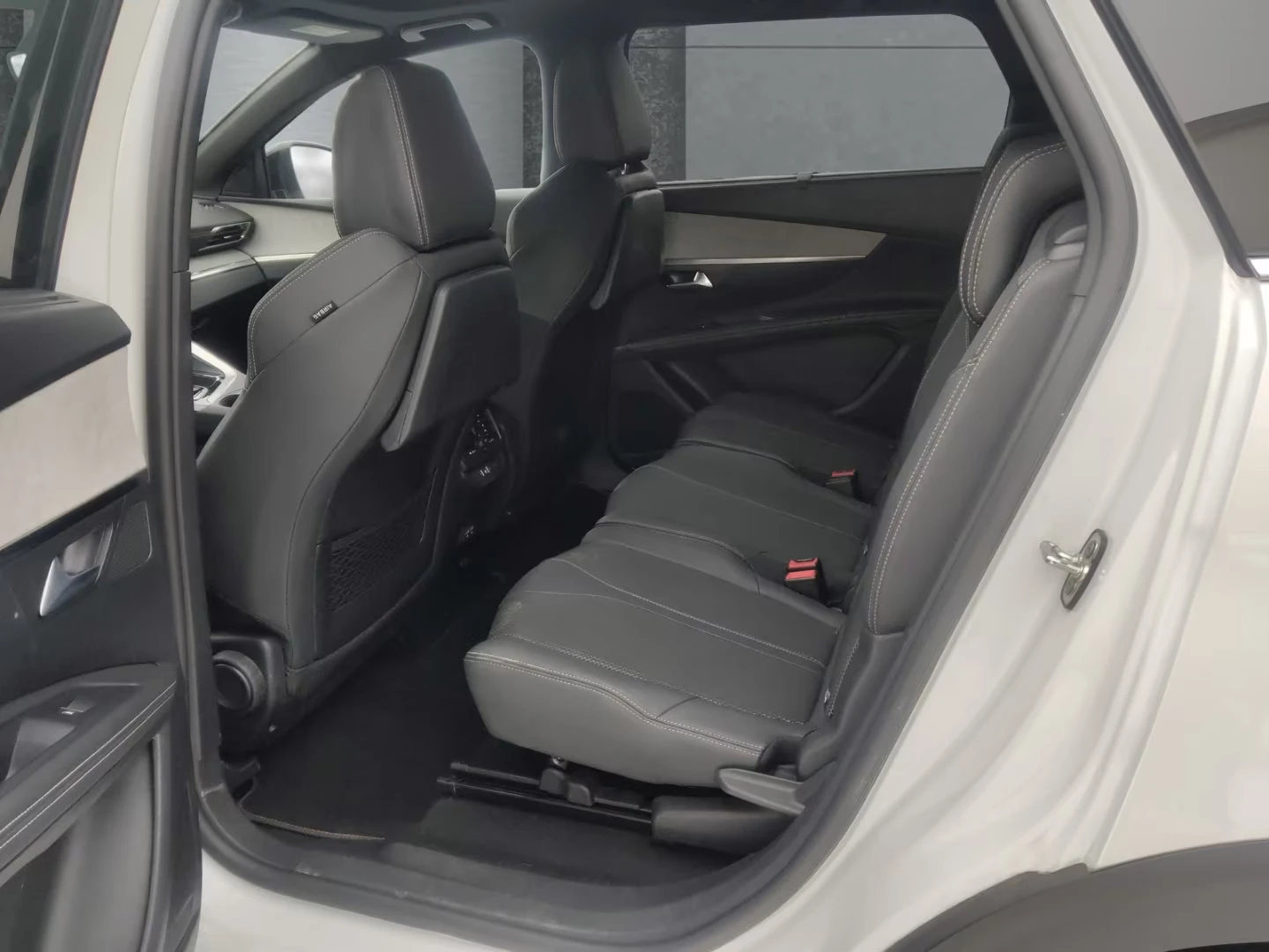 Peugeot 5008 GT/131HP/360/PANO/DIGITAL/LED/ACC/111z - изображение 9