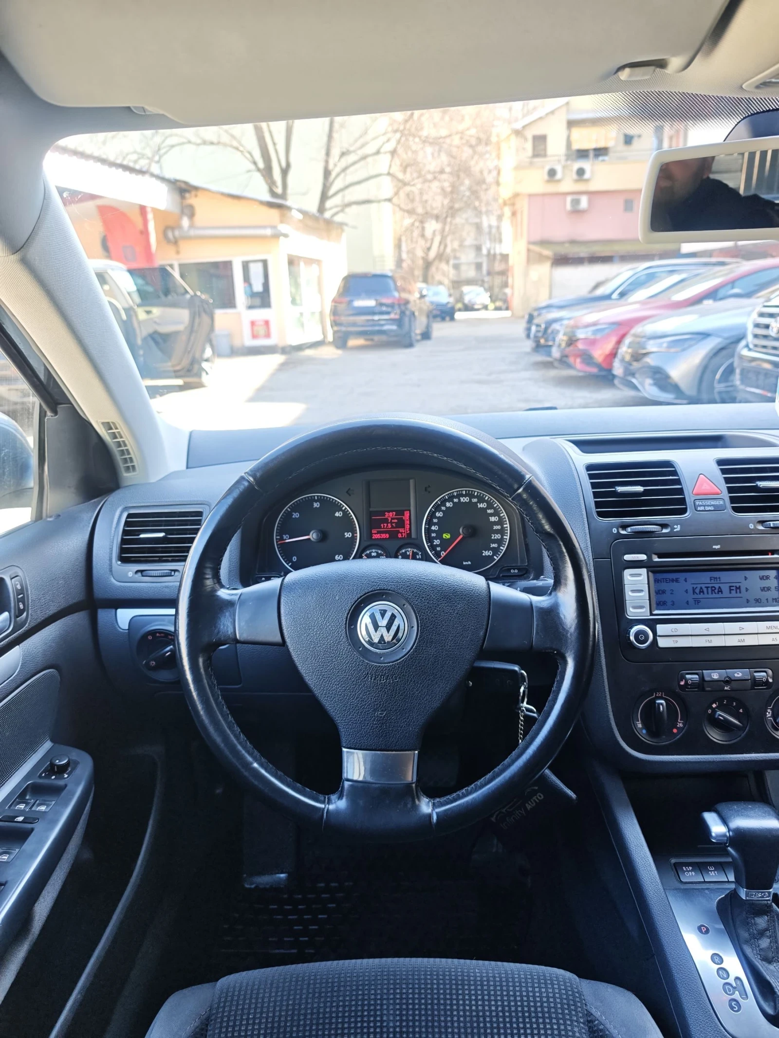 VW Golf АВТОМАТ, КЛИМА, ПОДГРЕВ, ПАРКТРОНИК, ТОП! , снимка 11 - Автомобили и джипове - 53740214