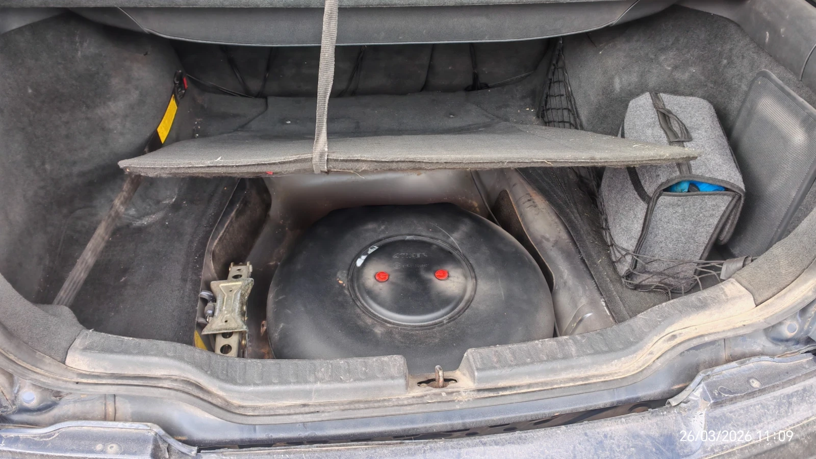 Volvo V40 1.8I 122к.с., снимка 11 - Автомобили и джипове - 53998150