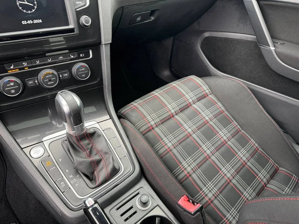 VW Golf GTI 2.0T* Autobahn* FWD* АвтоКредит* (ЦЕНА ДО БГ), снимка 11 - Автомобили и джипове - 54155270