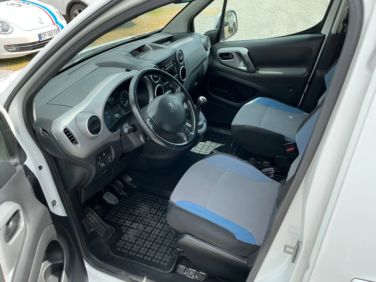 Peugeot Partner 1.6 hdi, снимка 13 - Автомобили и джипове - 54390418